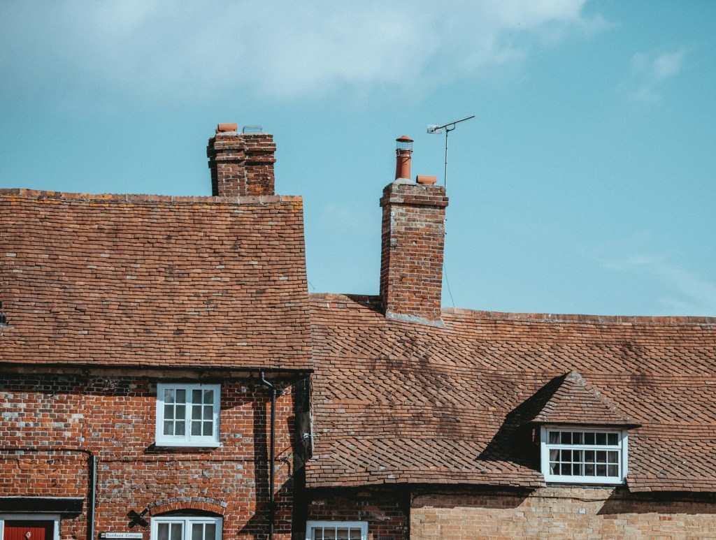 🧱 Chimney Breasts in Victorian Properties: Use, Structure & What Homeowners Should&nbsp;Know